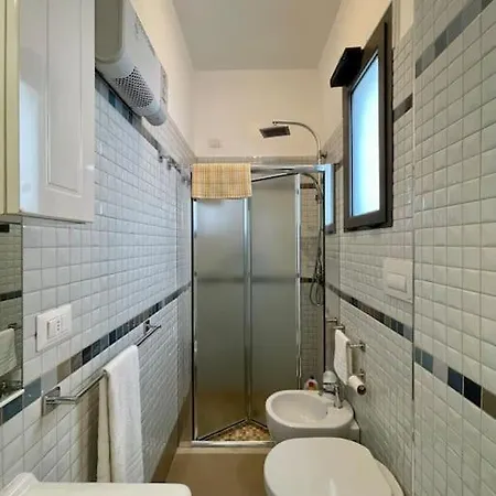 Confortevole Centrale 아파트 쿠트로피아노